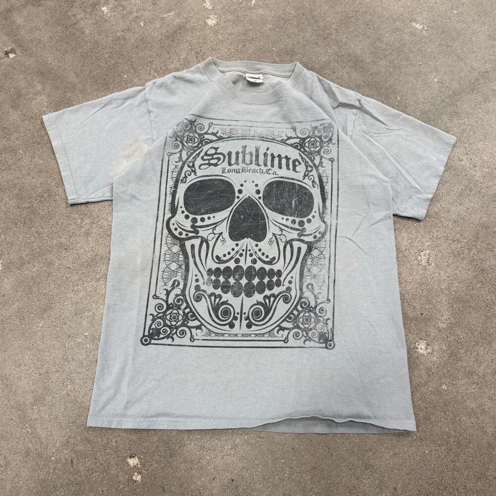 Y2K Sublime Gray Ska Punk Rock Band T Shirt Medium Anvil Skull Long Beach CA